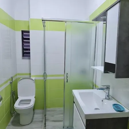 Center & 2 Bed