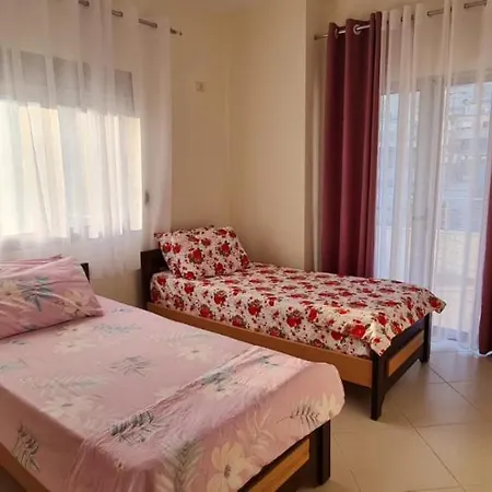 Center & 2 Bed Appartement Sarandë
