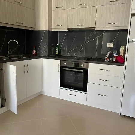 Center & 2 Bed