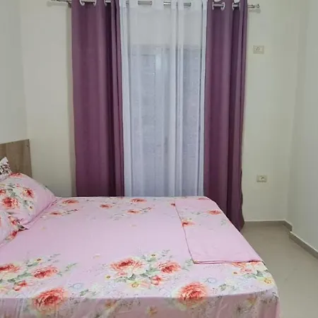 Center & 2 Bed