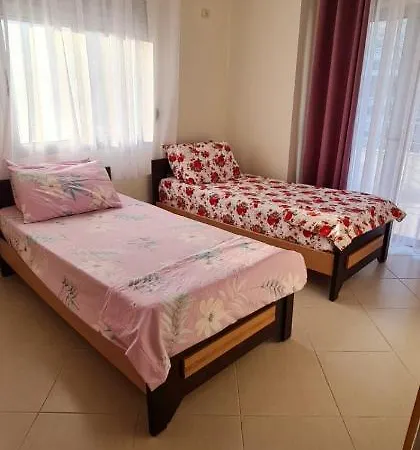 Center & 2 Bed *